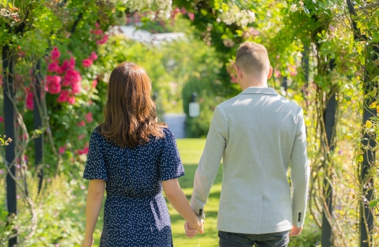 新宿区の結婚相談所が解説する：外国人が結婚相談所を利用する方法と成功事例 | 全国の婚活者を支援中！